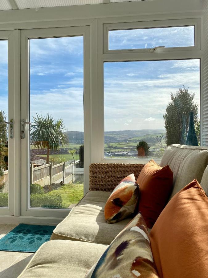 فيلا Llandudno Boutique Style Seaside Retreat With Stunning Views Rhôs-on-Sea المظهر الخارجي الصورة
