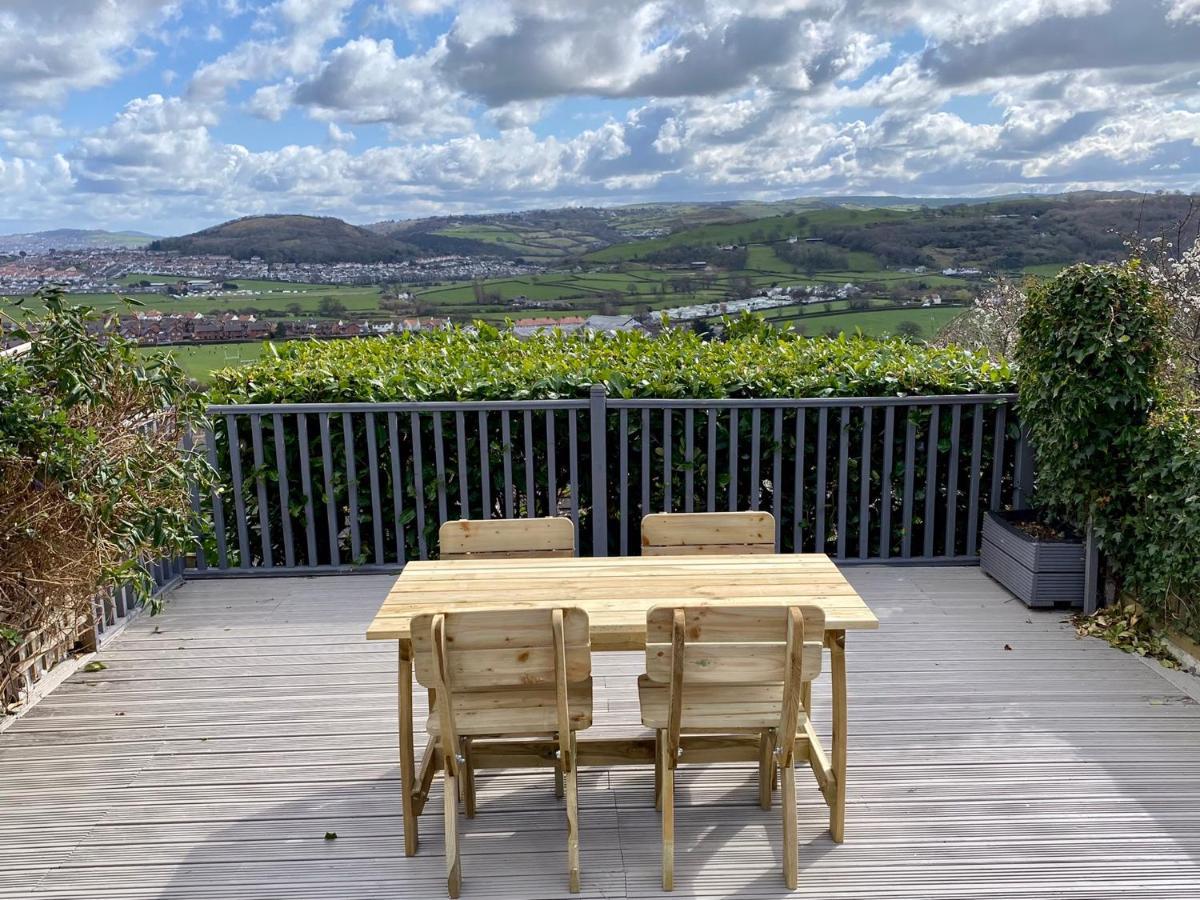 فيلا Llandudno Boutique Style Seaside Retreat With Stunning Views Rhôs-on-Sea المظهر الخارجي الصورة