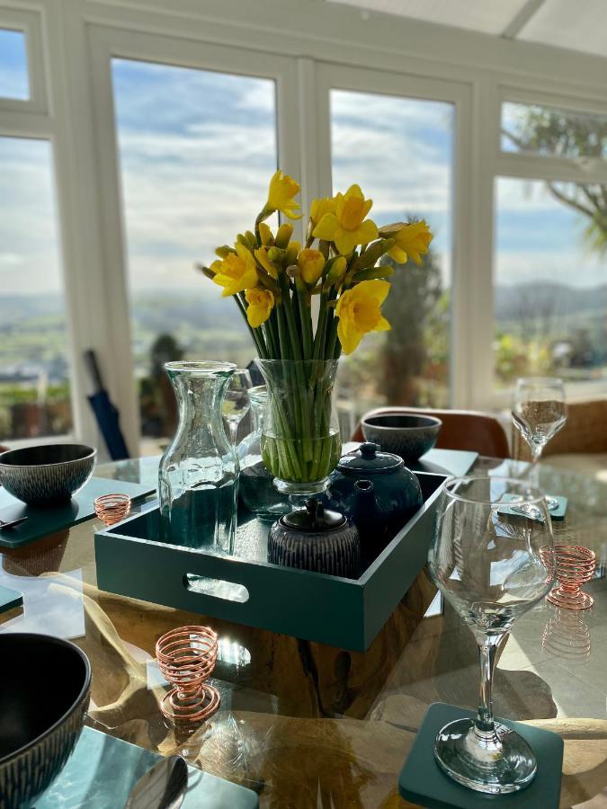 فيلا Llandudno Boutique Style Seaside Retreat With Stunning Views Rhôs-on-Sea المظهر الخارجي الصورة